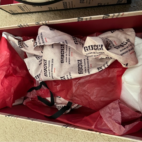 Gucci Stamp Print Leather Loafer men's new with tags and in box - Picture 4 of 8